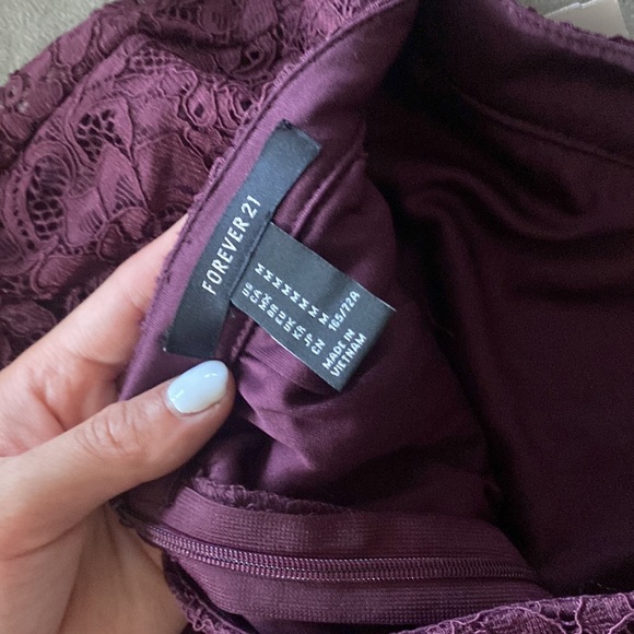 Forever 21 Lace Burgundy Mini Skirt in Medium - Picture 3 of 4